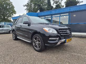 Unfallwagen Mercedes M-klasse 350 2013/10