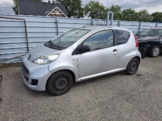 Salvage car Peugeot 107  2009/10