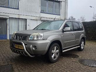 Schadeauto Nissan X-Trail 2.0 Columbia 2wd 2007/10
