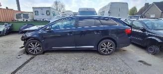 Vrakbiler auto Toyota Avensis  2012/4