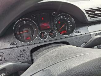 Volkswagen Passat 2.0 TDI picture 10