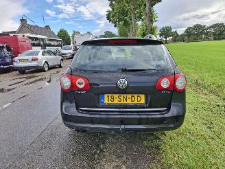 Volkswagen Passat 2.0 TDI picture 8