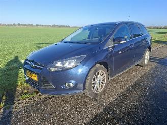 Schadeauto Ford Focus III TURNIER 1.0 EcoBoost 2013/7