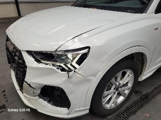 Audi Q3 35 TDi 110-KW S-Tronic S-Line Panoramadak picture 5