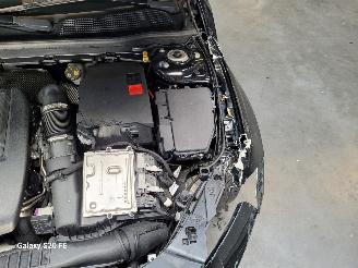 Mercedes A-klasse 180d Limo 85-KW Automaat AMG Panoramadak picture 11