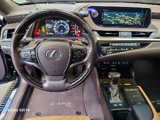 Lexus ES 300h Hybrid 2.5 131-KW Automaat picture 23