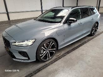 Schadeauto Volvo V-60 2.0 T6 Plug-In-Hybrid Automaat AWD R-DESIGN 2022/3