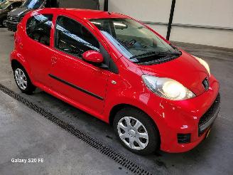 Coche accidentado Peugeot 107 1.0i-12v 50-KW XS 5drs 2011/3
