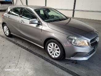 Schadeauto Mercedes A-klasse 180 Automaat 90-KW 5drs Urban 2018/2