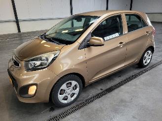 Vaurioauto  passenger cars Kia Picanto 1.0 CVVT 51-kw Comfort 5drs Airco 2013/2