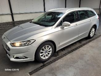uszkodzony samochody osobowe Ford Mondeo Wagon 1.5 EcoBoost 118-KW 6-Bak Titanium 2016/4