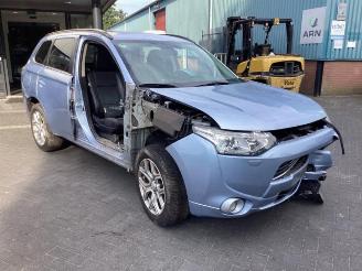 Mitsubishi Outlander Outlander (GF/GG), SUV, 2012 2.0 16V PHEV 4x4 picture 3