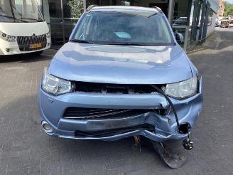 Mitsubishi Outlander Outlander (GF/GG), SUV, 2012 2.0 16V PHEV 4x4 picture 2