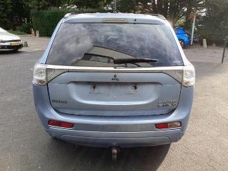 Mitsubishi Outlander Outlander (GF/GG), SUV, 2012 2.0 16V PHEV 4x4 picture 6