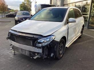 demontáž osobní automobily Mercedes B-klasse  2019/2