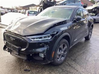 Vrakbiler auto Ford USA Mustang Mustang Mach-E, SUV, 2020 75kWh RWD, 98kWh Extended RWD 2022/11