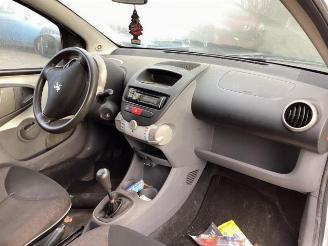 Peugeot 107 107, Hatchback, 2005 / 2014 1.0 12V picture 9
