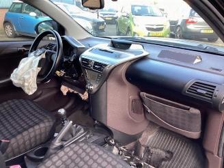 Toyota iQ iQ, Hatchback 3-drs, 2009 / 2015 1.0 12V VVT-i picture 9