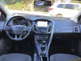 Ford Focus 1.0 Titanium picture 9