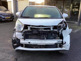 Toyota iQ iQ, Hatchback 3-drs, 2009 / 2015 1.0 12V VVT-i picture 2