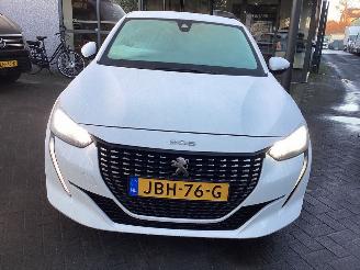 Peugeot 208 1.2 PureTech Bleu picture 2