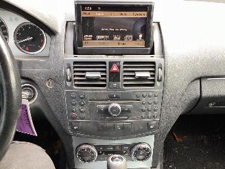 Mercedes C-klasse 230.V6 24V  Avantgarde picture 13