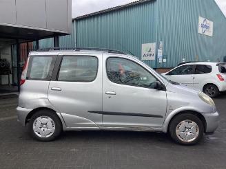 Toyota Yaris-verso Yaris Verso (P2), MPV, 1999 / 2005 1.3 16V picture 7