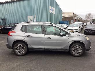 Peugeot 2008 1.2 VTi Pure Tech picture 4