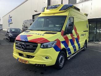 Schadeauto Mercedes Sprinter 319 V6Ambulance 2020/12