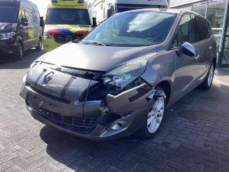 Coche siniestrado Renault Grand-scenic Grand Scenic III (JZ), MPV, 2009 / 2016 1.4 16V TCe 130 2010/10