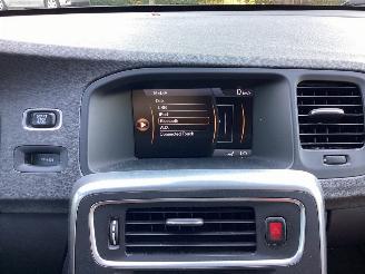 Volvo V-60 2.4 Plug in Hybrid picture 13