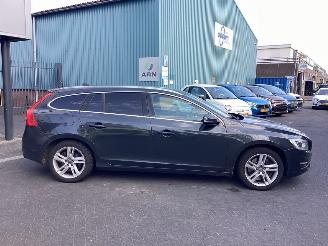 Volvo V-60 2.4 Plug in Hybrid picture 4