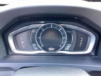 Volvo V-60 2.4 Plug in Hybrid picture 11