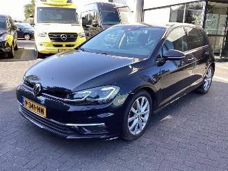uszkodzony samochody osobowe Volkswagen Golf 1.5 TSI Highline 2018/10