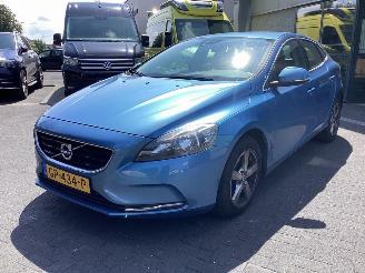 Voiture accidenté Volvo V-40 2.0 D2 2015/7