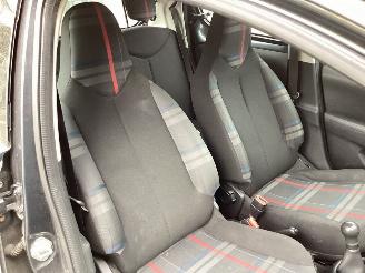 Peugeot 108  picture 10