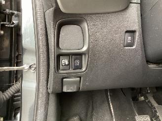 Peugeot 108  picture 12