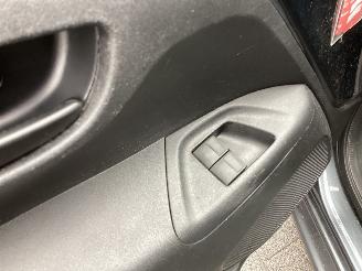 Peugeot 108  picture 11