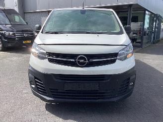 Opel Vivaro 20 CDTI picture 2