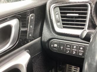 Kia Ceed 1,6 GDI PHEV Exutive line picture 14