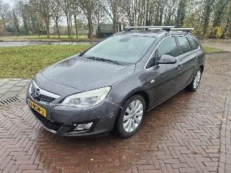 Coche accidentado Opel Astra 1.4 COSMO SPORTS TOURER 2011/7