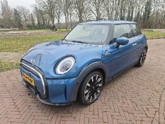 Schadeauto Mini Cooper 1.5 COOPER BUSINESS EDITION 2022/2