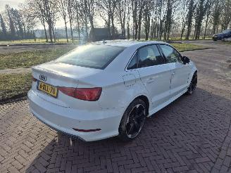 Schadeauto Audi A3 14 TFSI AMBITION 2014/9