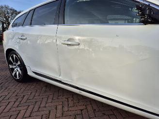 Volvo V-60 2.4 D6 Twin Engine picture 7