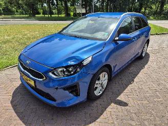 krockskadad bil auto Kia Ceed 1.5 T-GDi Sportswagon 2021/7