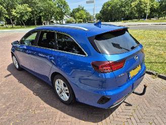 Kia Ceed 1.5 T-GDi Sportswagon picture 4