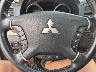 Mitsubishi Pajero 3.2 DI-D INSTYL picture 17