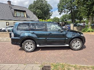 Mitsubishi Pajero 3.2 DI-D INSTYL picture 3