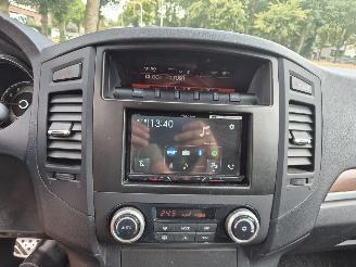 Mitsubishi Pajero 3.2 DI-D INSTYL picture 15