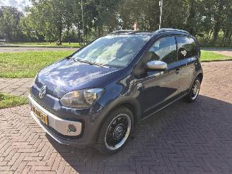 krockskadad bil auto Volkswagen Up! 1.0 MPI CROSS UP 2015/1